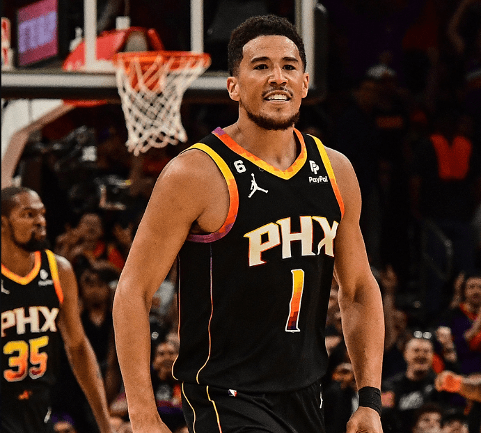 魔术横扫步行者,布克刷新纪录 魔术横扫步行者,布克刷新纪录