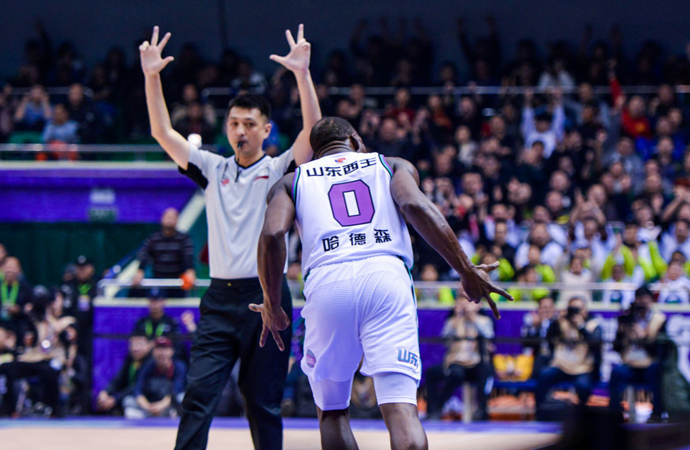 灰熊轻取北京队，陶汉林状态火热