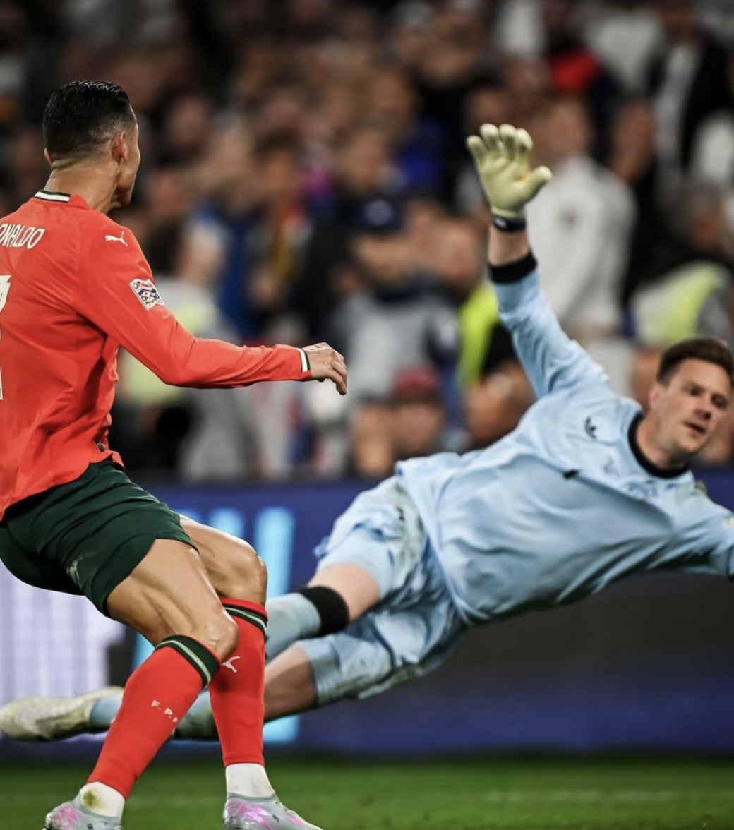 罗马轻取希腊,C罗统治全场 罗马轻取希腊,C罗统治全场