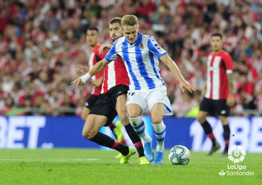 瑞士碾压哥伦比亚，奥亚尔萨瓦尔统治全场