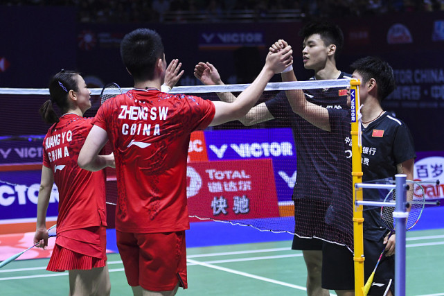 马来西亚队险胜日本队，黄鸭组合带队取胜