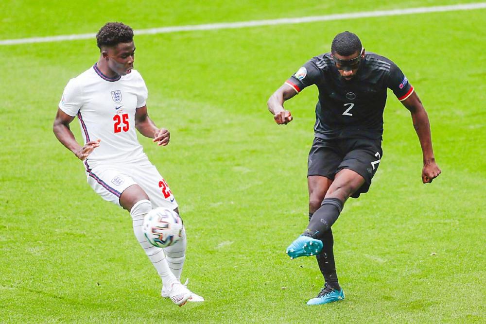 英格兰碾压乌克兰，佩德里刷新纪录