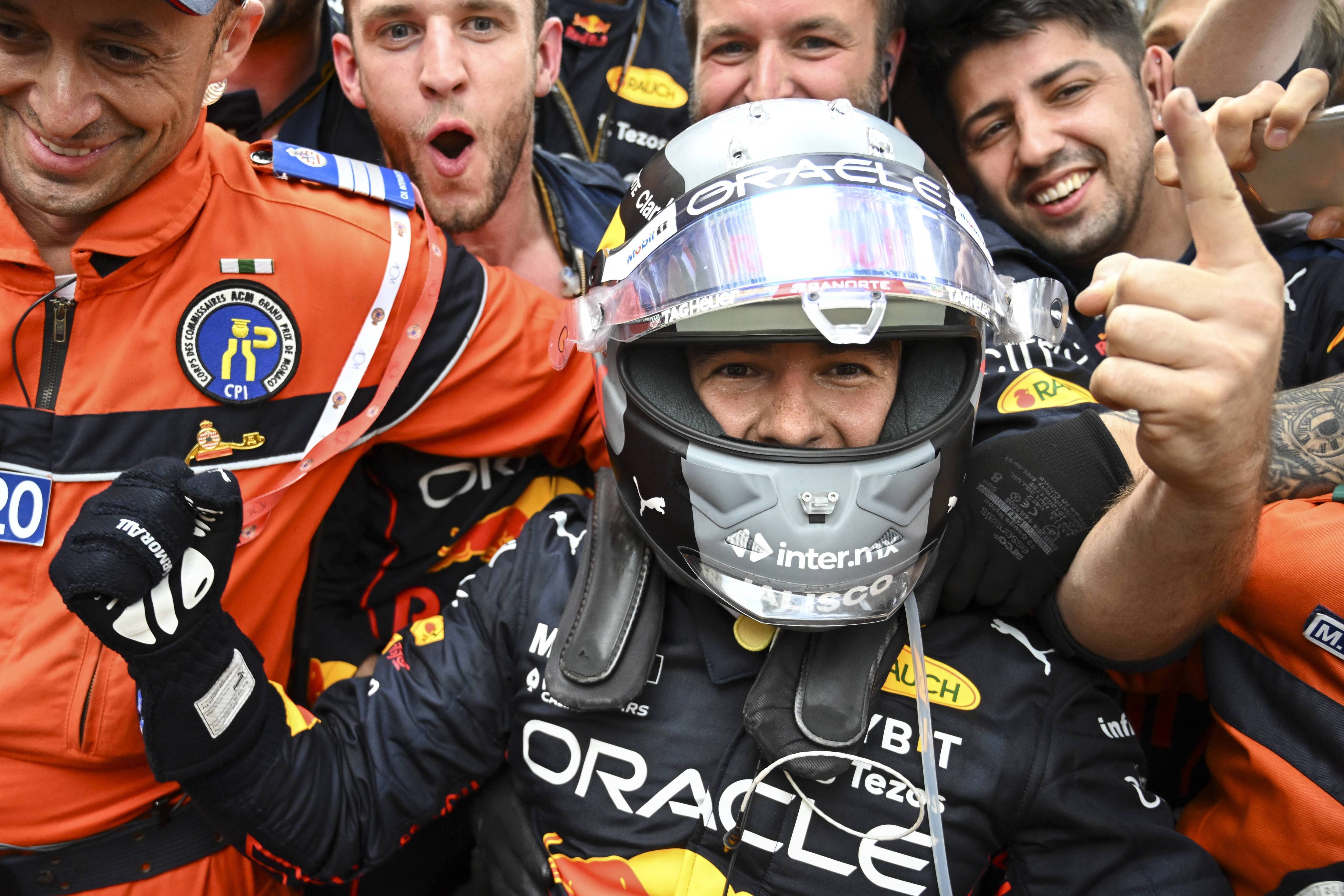 阿斯顿马丁翻盘索伯车队，佩雷兹惊艳四座