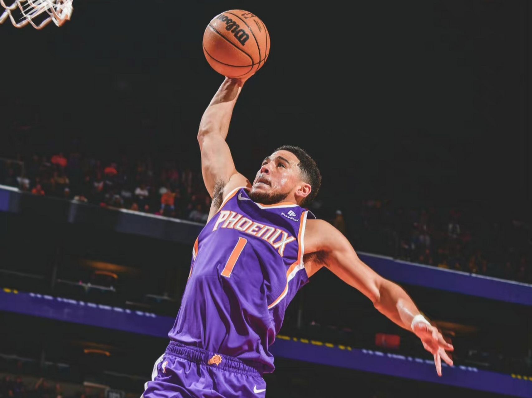 雷霆轻取凯尔特人，布克状态火热