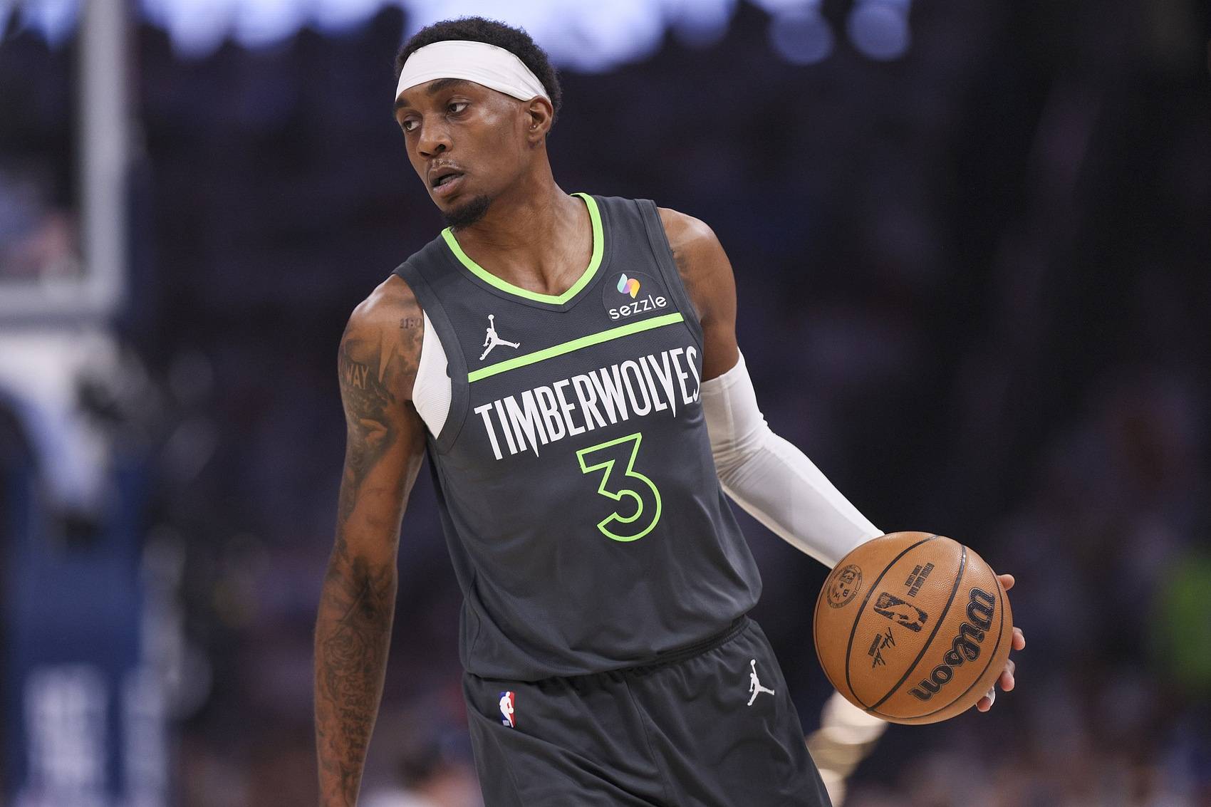 爵士爆冷国王,艾顿爆发神勇 爵士爆冷国王,艾顿爆发神勇