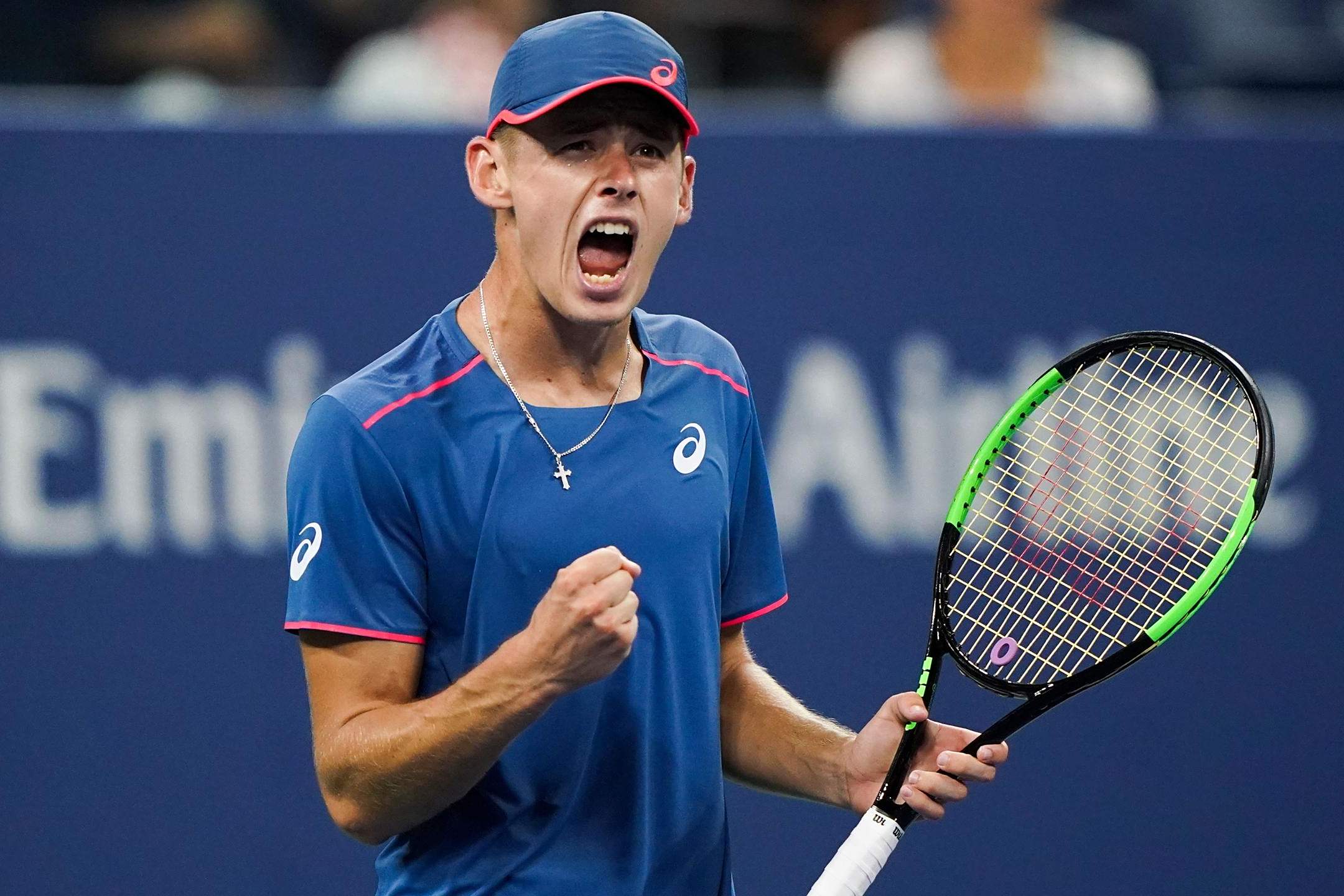 西班牙网球队鏖战欧洲网球队,纳达尔统治全场 西班牙网球队鏖战欧洲网球队,纳达尔统治全场