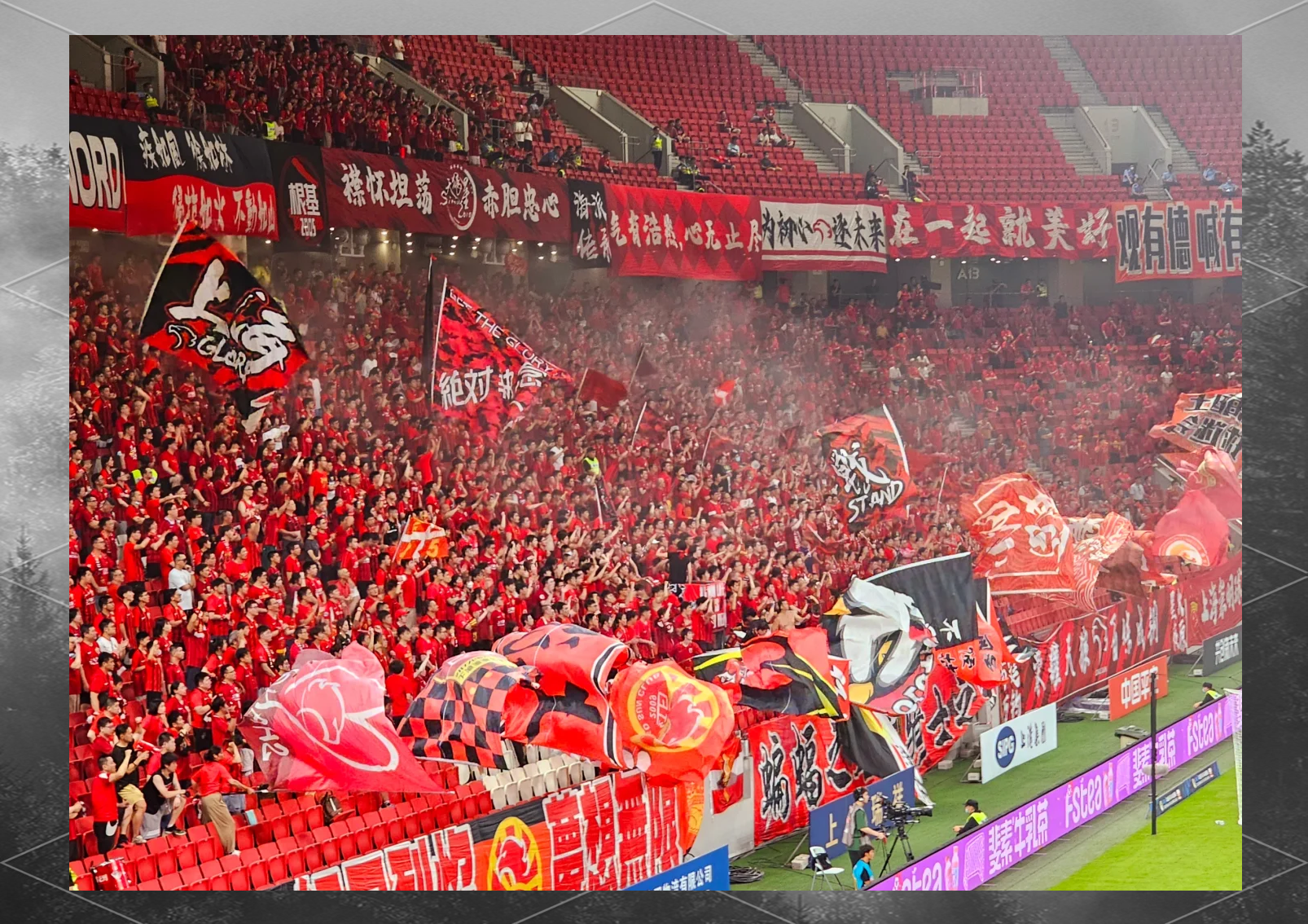 欧预赛揭幕战打响,球迷热情高涨 欧预赛揭幕战打响,球迷热情高涨