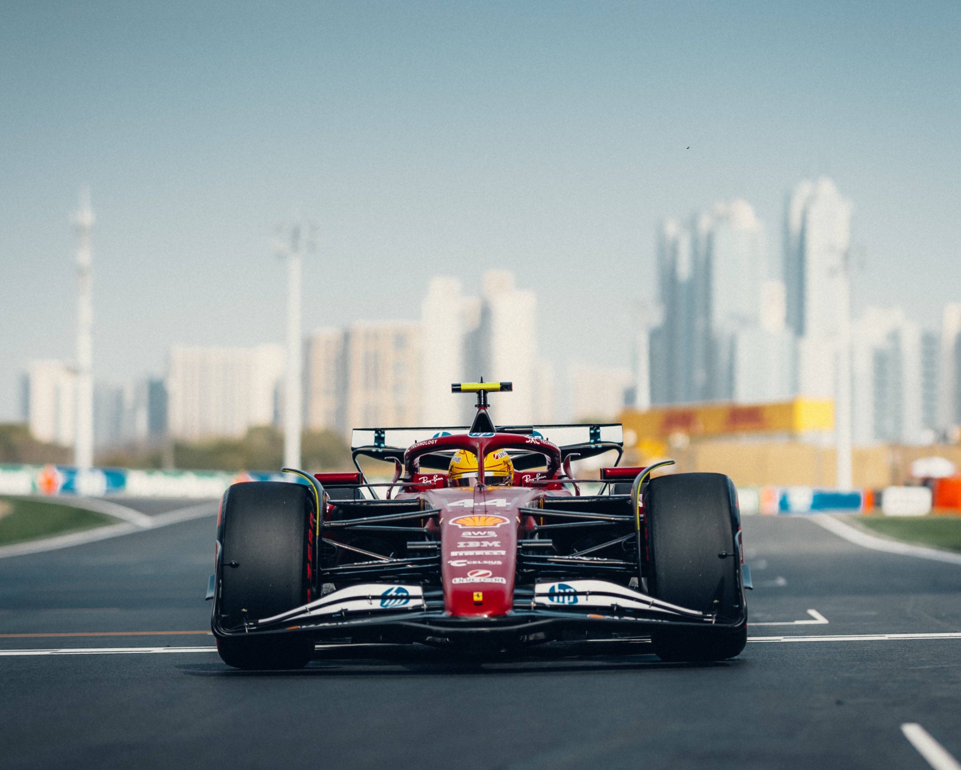 哈斯车队险胜威廉姆斯，汉密尔顿扛起全队