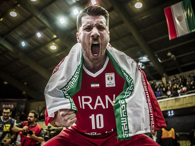 澳大利亚球队惊险晋级，取得一场胜利