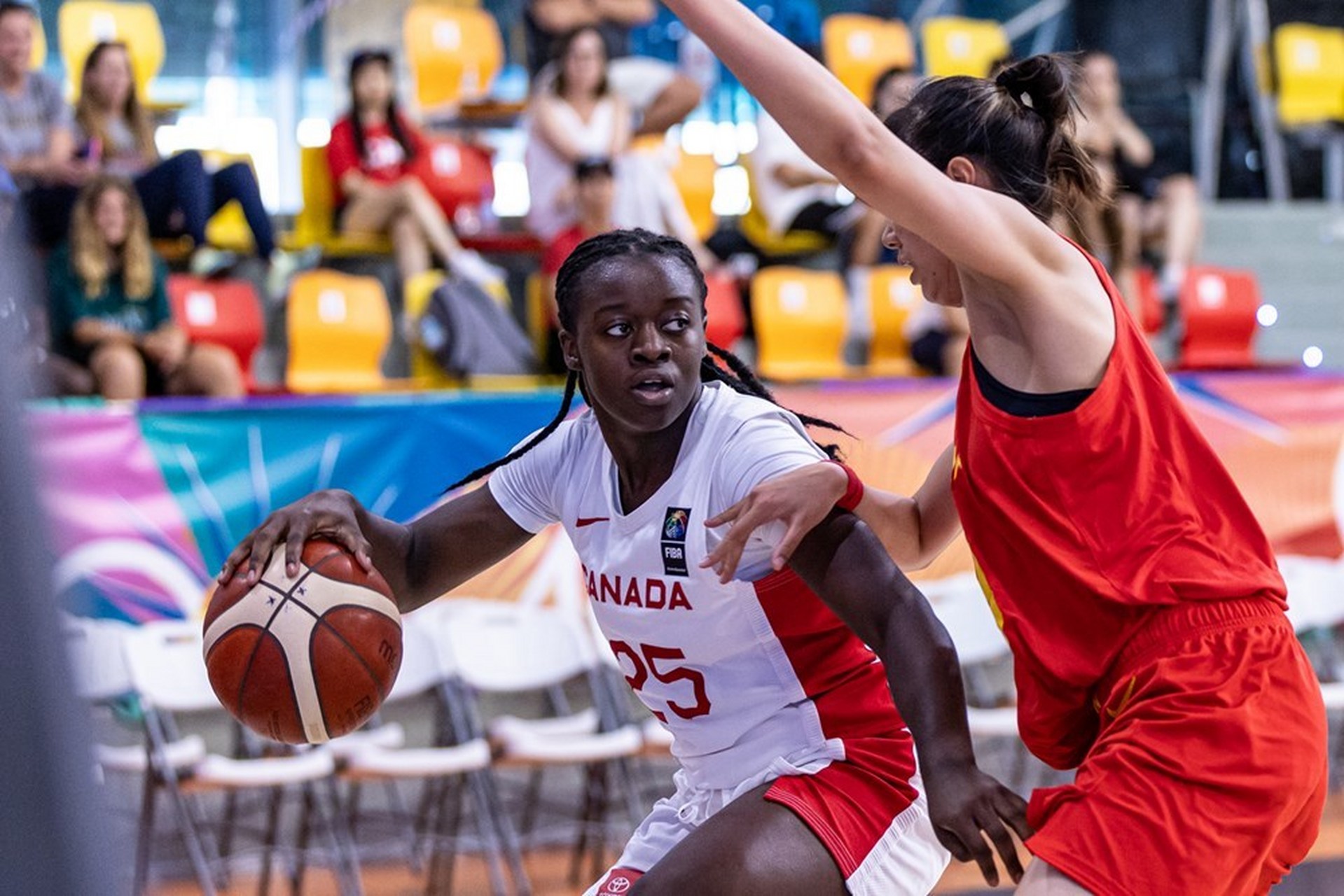 加拿大女篮击败法国，斩获篮球世界杯铜牌